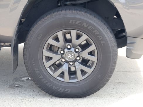 Used 2019 Toyota Tacoma SR w/ SR Convenience Package RWD image 12