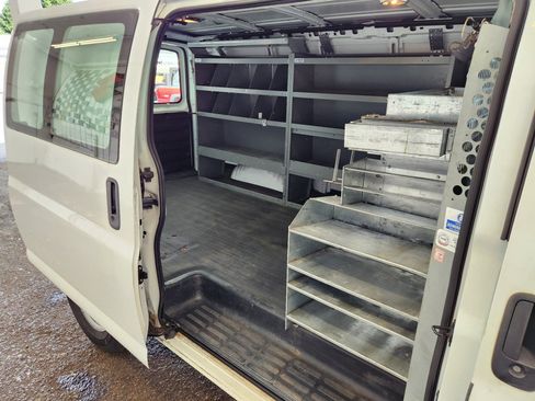 Used 2001 Chevrolet Express 3500 RWD image 8