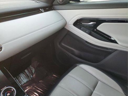 Used 2022 Land Rover Range Rover Evoque R-Dynamic S image 21