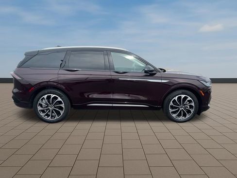 Used 2024 Lincoln Nautilus Reserve w/ Equipment Group 202A AWD/4WD image 8