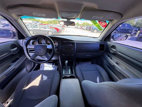 Used 2005 Dodge Magnum SE RWD image 14