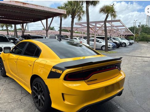 Used 2018 Dodge Charger R/T image 5