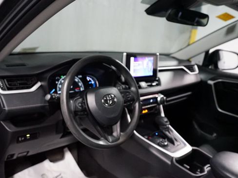 Certified 2025 Toyota RAV4 LE AWD/4WD image 11