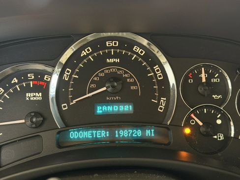 Used 2004 Cadillac Escalade ESV AWD image 9