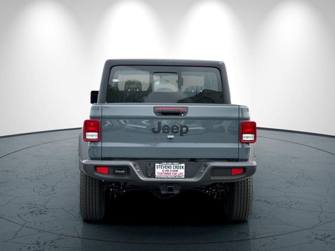 New 2026 Jeep Gladiator Sport AWD/4WD image 5