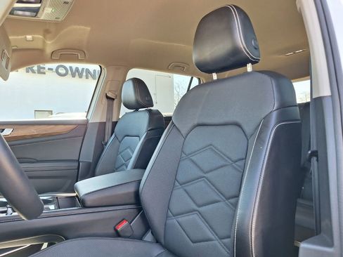 Used 2024 Volkswagen Atlas SE image 23