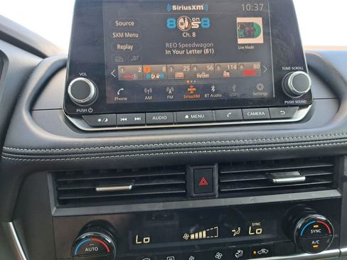 Used 2023 Nissan Rogue SV image 10