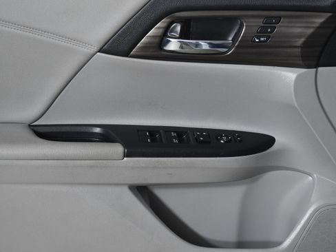 Used 2017 Honda Accord EX-L image 21