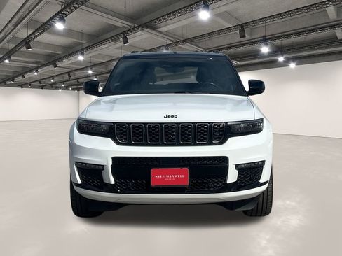 Used 2023 Jeep Grand Cherokee L Summit w/ High Altitude Package image 18