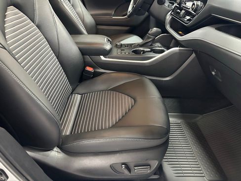 Used 2025 Toyota Highlander XSE image 63