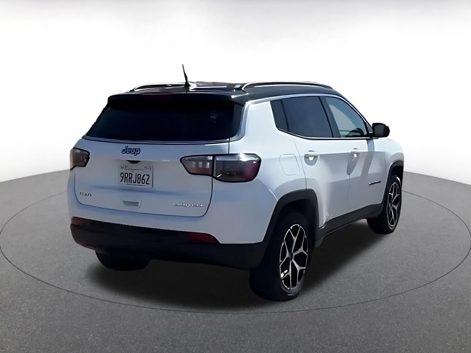 Used 2025 Jeep Compass Limited AWD/4WD image 13