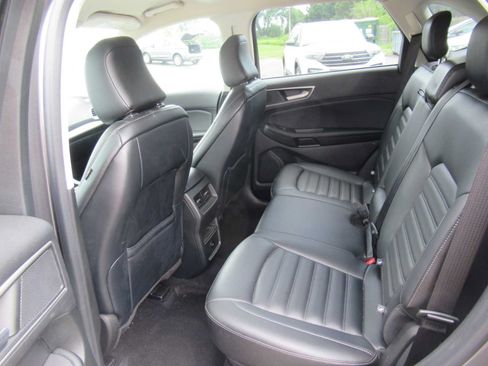 Used 2023 Ford Edge SEL AWD/4WD image 16