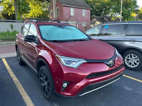 Used 2018 Toyota RAV4 SE w/ All Weather Liner Package AWD/4WD image 6