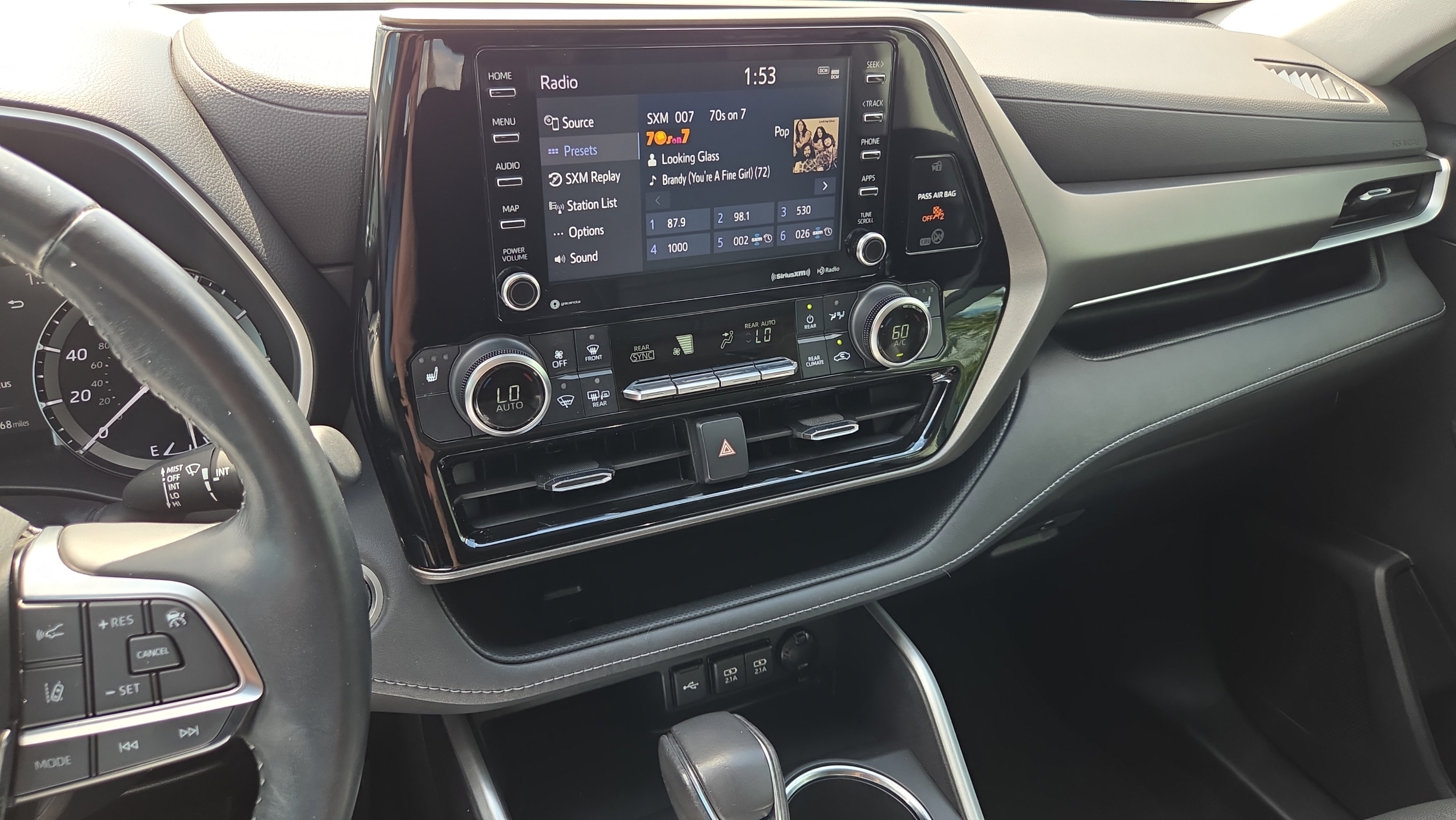 Certified 2021 Toyota Highlander XLE FWD image 21