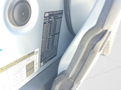 Used 2019 Land Rover Range Rover Velar R-Dynamic SE image 29