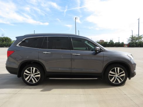 Used 2016 Honda Pilot Touring image 6