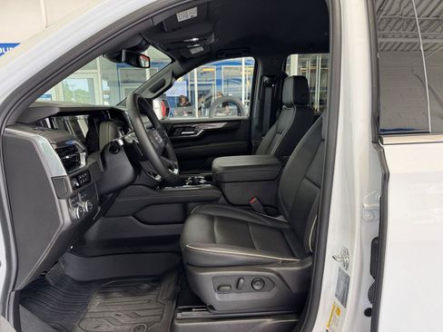Used 2025 GMC Yukon Elevation w/ LPO, Floor Liner Package AWD/4WD image 8