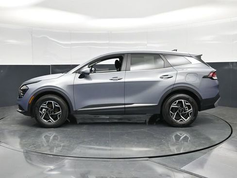 Used 2025 Kia Sportage LX AWD/4WD image 9