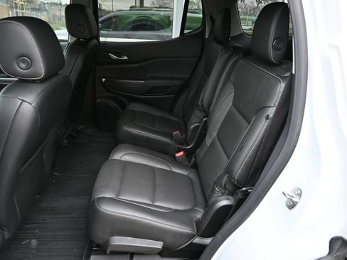 Used 2019 GMC Acadia SLT image 9