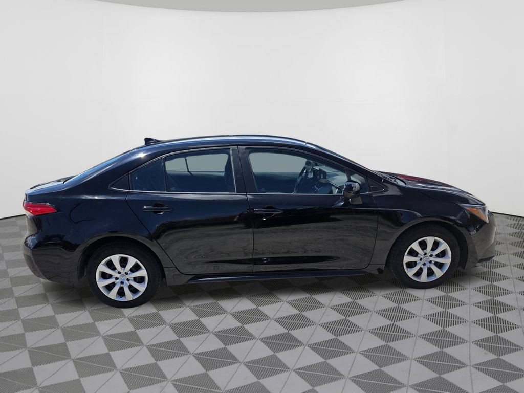 Used 2023 Toyota Corolla LE FWD image 5