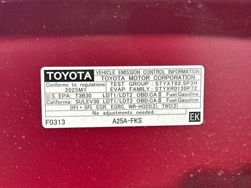 Used 2025 Toyota RAV4 LE FWD image 27