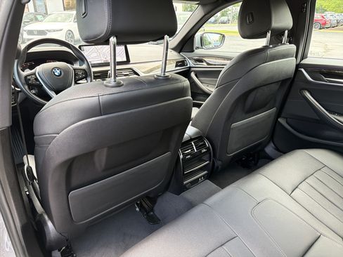 Used 2023 BMW 530i w/ Convenience Package RWD image 22