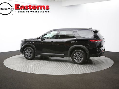 Used 2025 Nissan Pathfinder S image 98