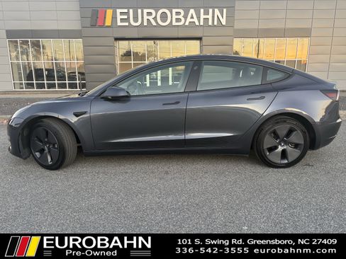 Used 2023 Tesla Model 3 Standard Range image 2