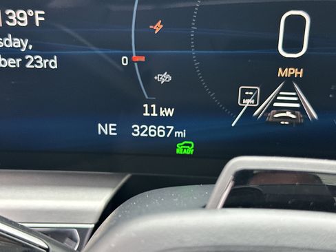 Used 2024 Cadillac Lyriq Sport image 32