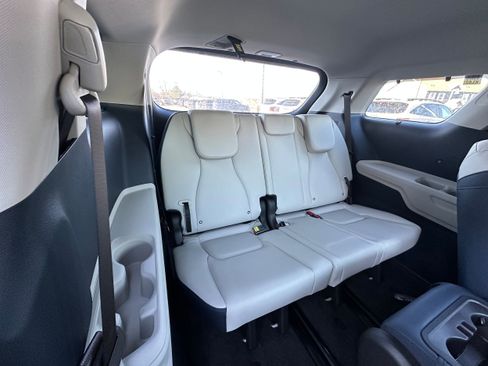 New 2026 Kia Carnival EX FWD image 28