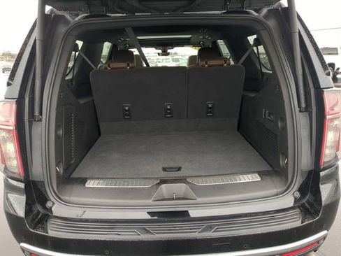 Used 2021 Chevrolet Suburban High Country image 27