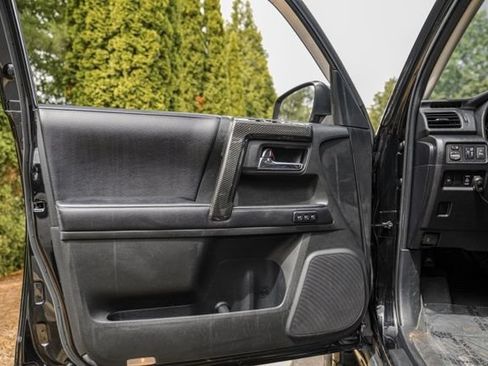 Used 2018 Toyota 4Runner Limited AWD/4WD image 42
