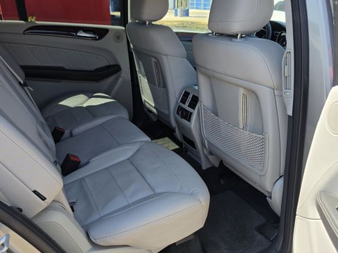 Used 2015 Mercedes-Benz GL 320 BlueTEC 4MATIC w/ Premium I Package image 30