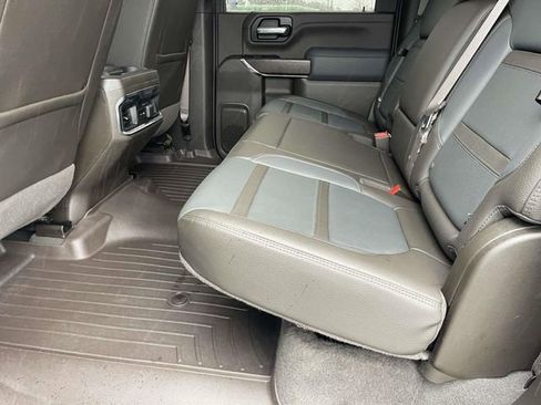 Used 2022 GMC Sierra 3500 Denali w/ Denali Ultimate Package image 10