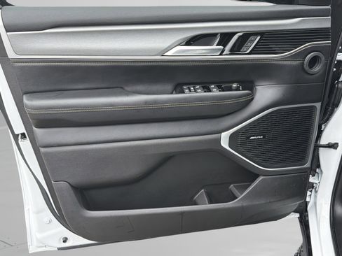 New 2026 Jeep Grand Wagoneer image 19