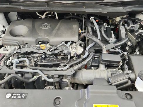 Used 2025 Toyota Sienna XLE FWD image 20