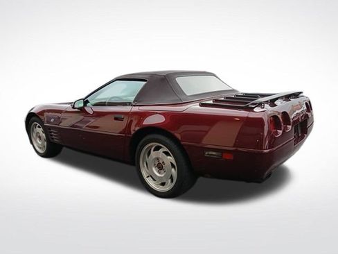 Used 1993 Chevrolet Corvette Convertible RWD image 9