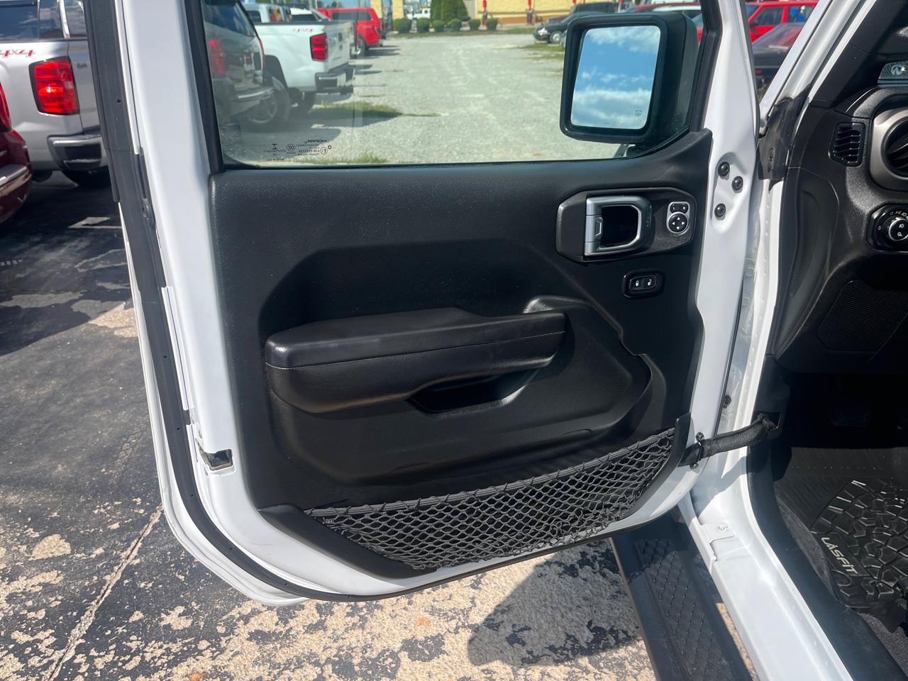 Used 2020 Jeep Gladiator Sport w/ Quick Order Package 24S AWD/4WD image 9