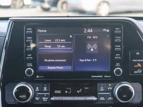 Used 2020 Toyota Highlander LE image 13