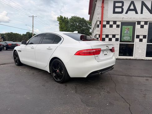 Used 2017 Jaguar XE RWD image 3