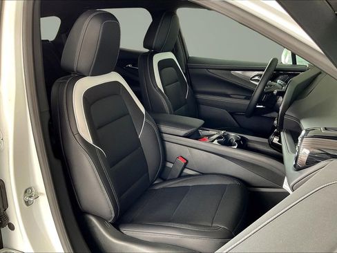 New 2025 Chevrolet Blazer EV LT AWD/4WD image 11