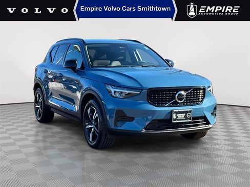 Certified 2024 Volvo XC40 B5 Core image 1