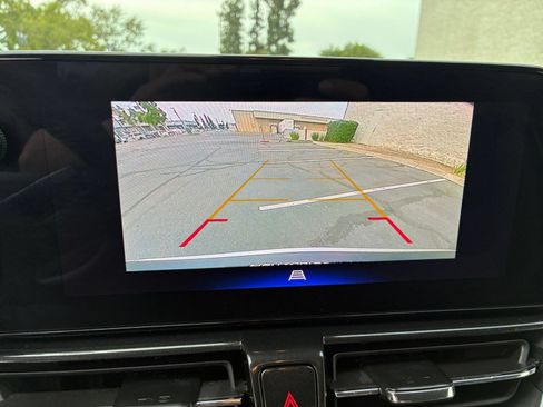 Used 2025 Chevrolet TrailBlazer LT FWD image 18