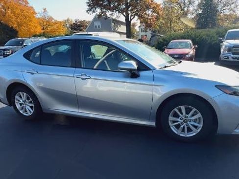 Used 2025 Toyota Camry LE image 2