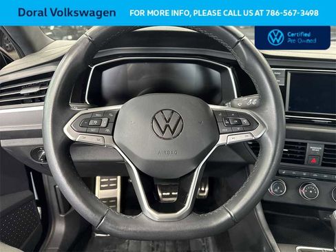 Certified 2024 Volkswagen Tiguan SE w/ Panoramic Sunroof Package image 15