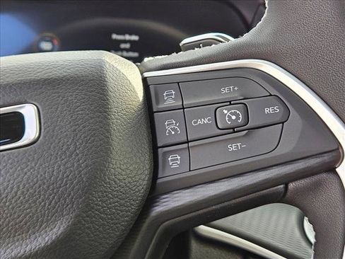 New 2025 Jeep Grand Cherokee Laredo image 13