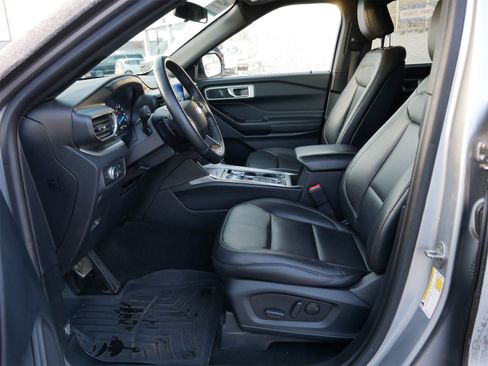 Certified 2020 Ford Explorer XLT w/ Equipment Group 202A image 12