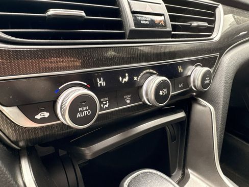 Used 2018 Honda Accord Sport image 26