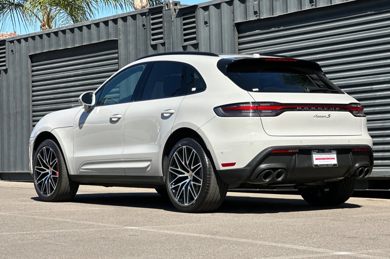 Certified 2023 Porsche Macan S AWD/4WD image 3