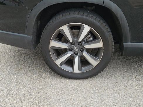 Used 2023 Honda Pilot Touring image 10